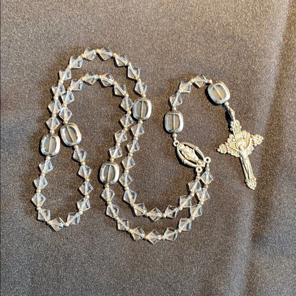 Custom Rosarie with the Virgin Mary and Crucifix - Picture 7 of 7